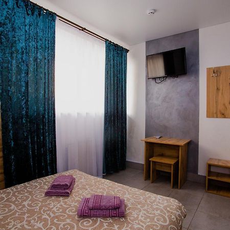 Ok Hotel Rivne Eksteriør billede