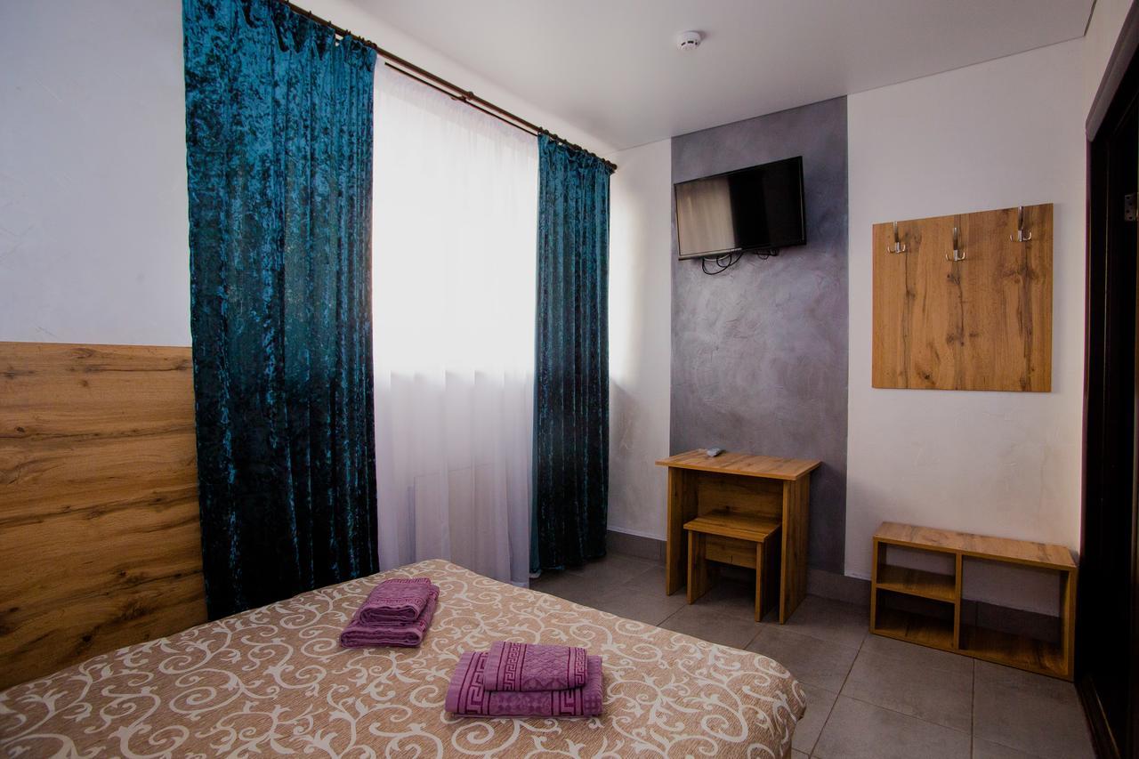 Ok Hotel Rivne Eksteriør billede